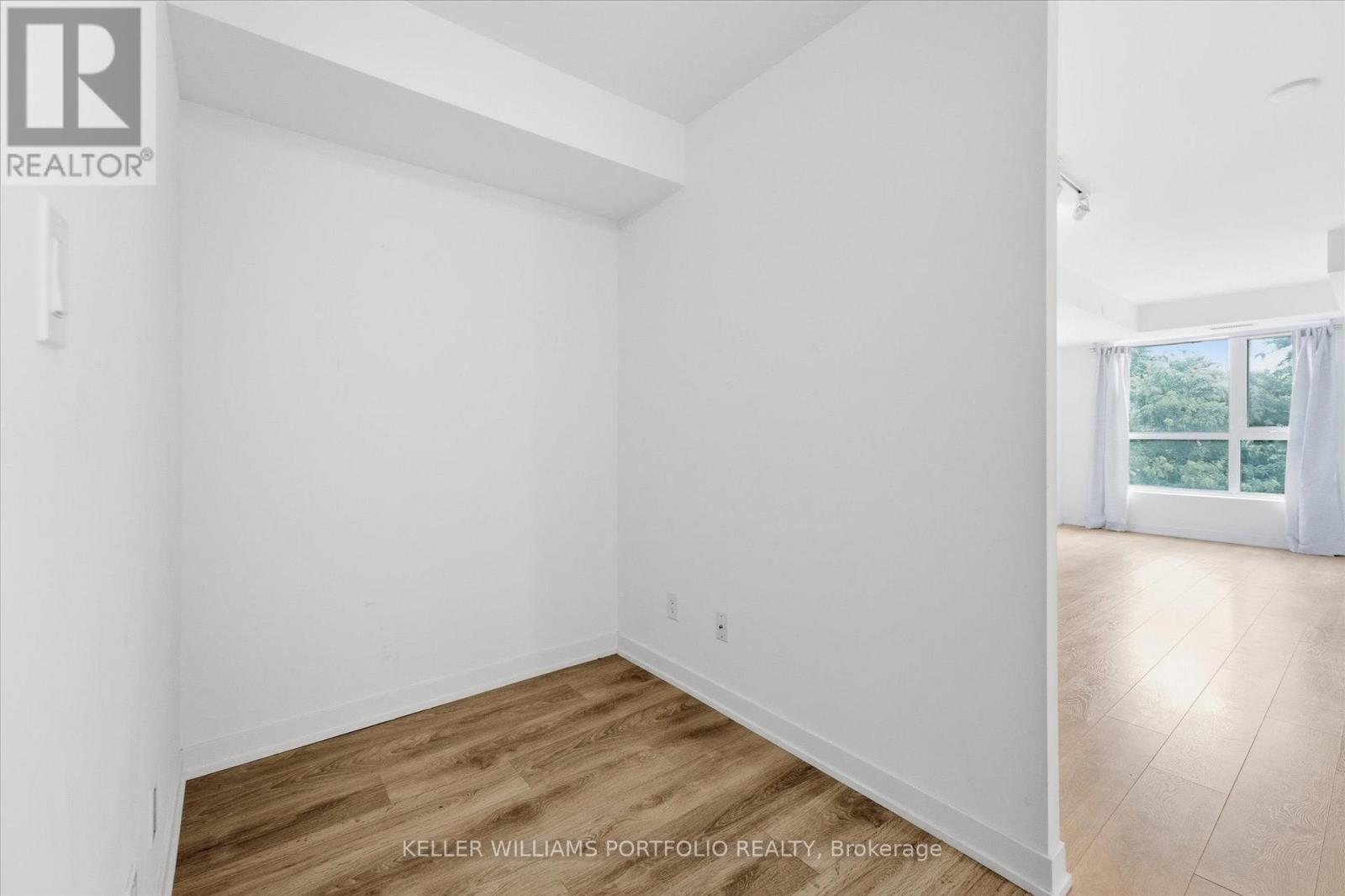 224 - 1401 O'connor Drive, Toronto, Ontario M4B 2V5 - Photo 5 - E13565478