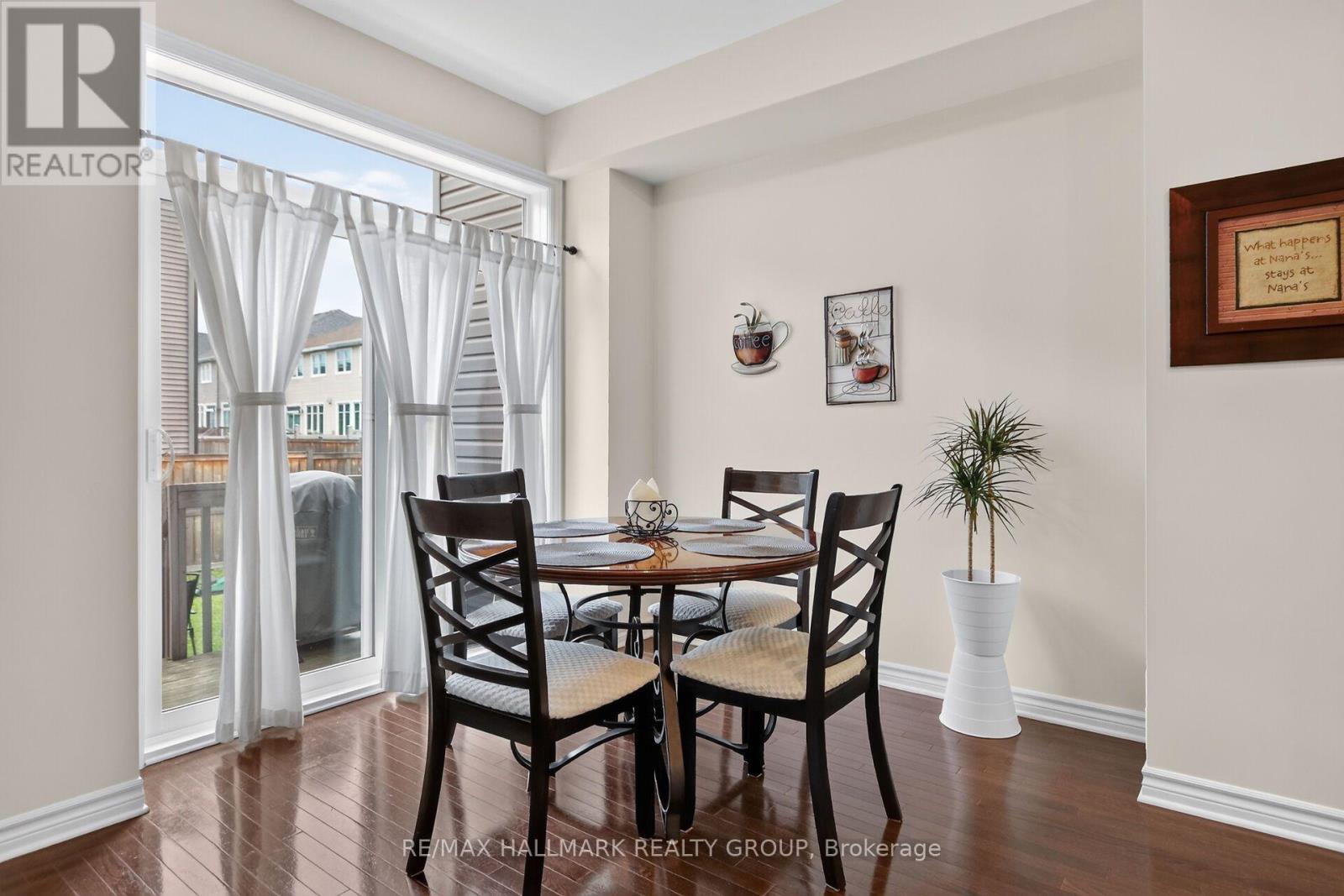 357 Barrett Farm Drive, Ottawa, Ontario  K1T 0Y6 - Photo 10 - X13565606