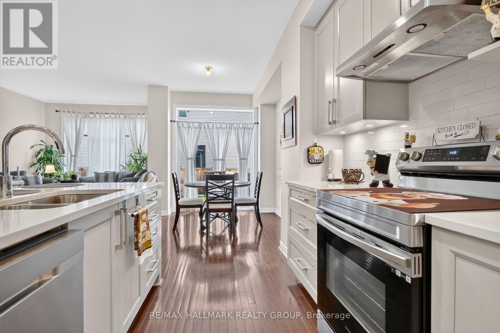 357 Barrett Farm Drive, Ottawa, Ontario  K1T 0Y6 - Photo 11 - X13565606