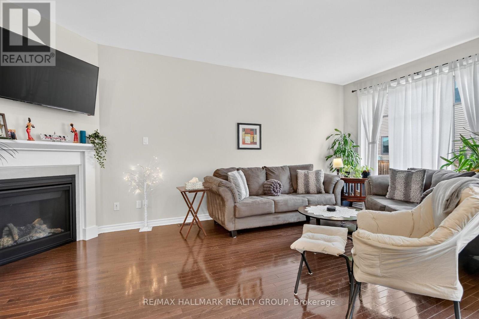 357 Barrett Farm Drive, Ottawa, Ontario  K1T 0Y6 - Photo 5 - X13565606