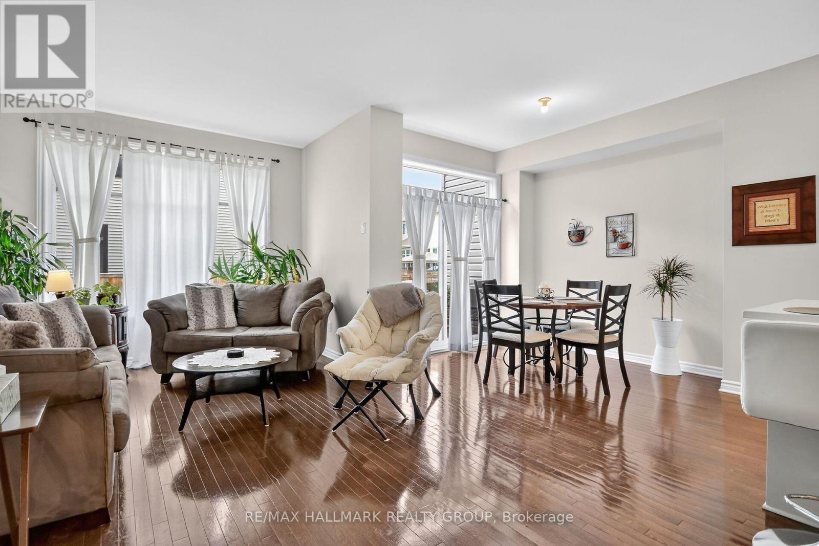 357 Barrett Farm Drive, Ottawa, Ontario  K1T 0Y6 - Photo 8 - X13565606