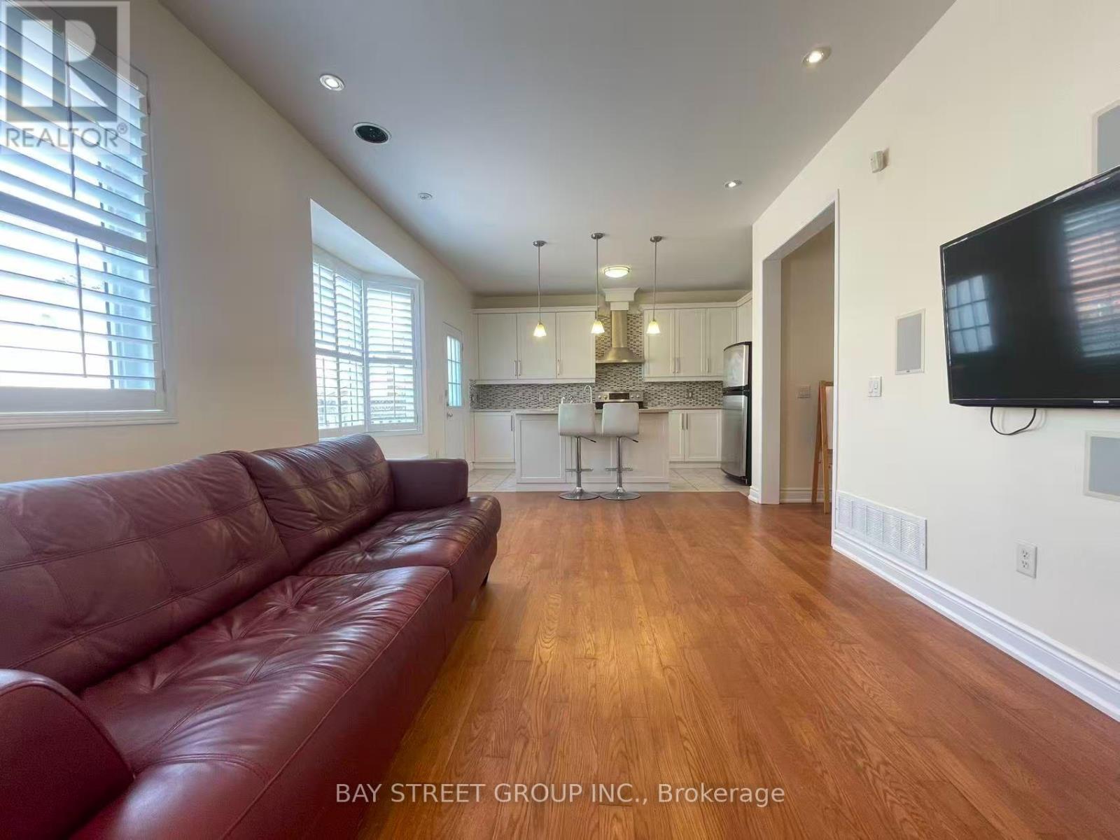 11 Belgrave Square, Markham, Ontario  L6C 2T1 - Photo 12 - N13565674