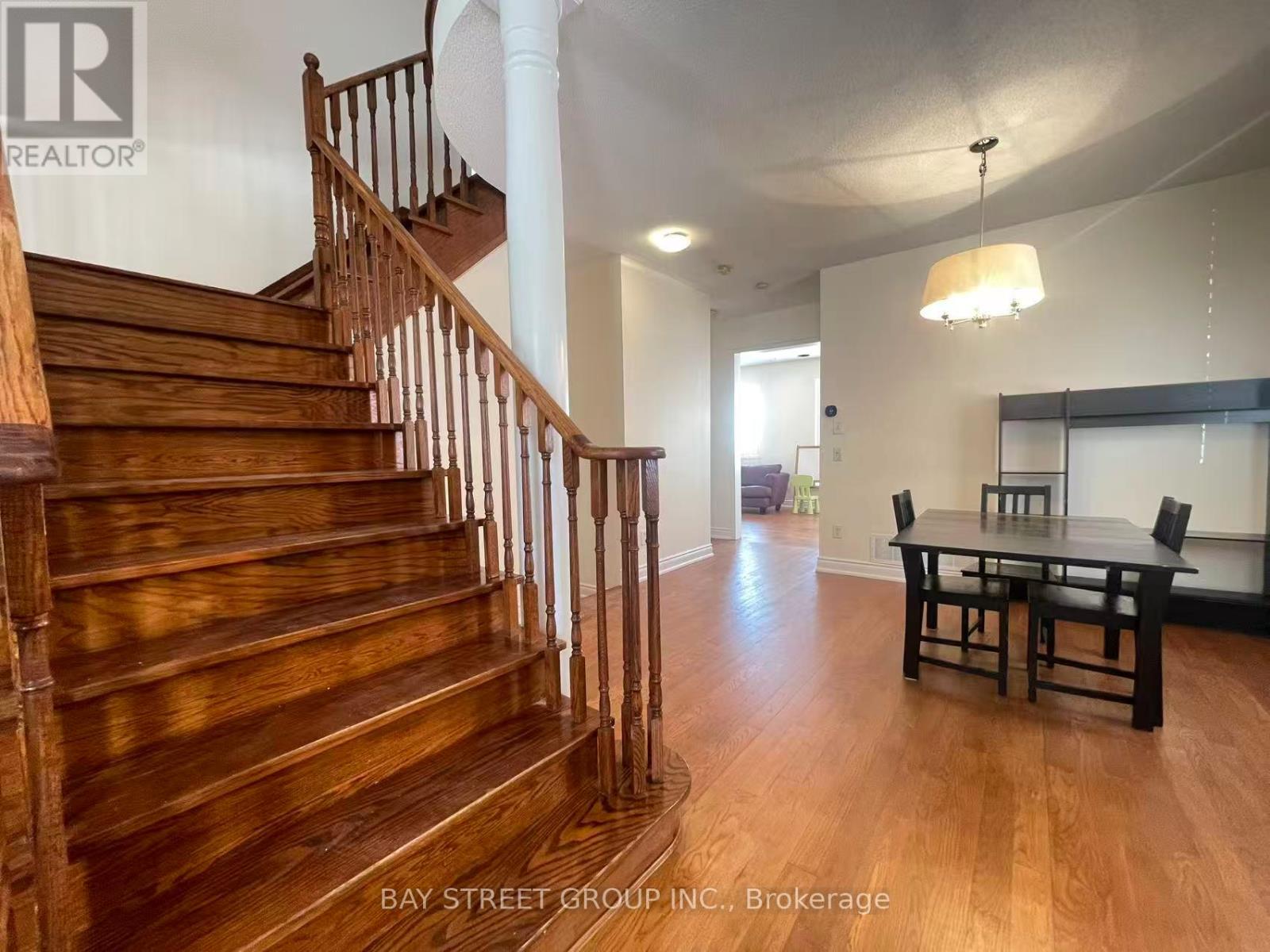 11 Belgrave Square, Markham, Ontario  L6C 2T1 - Photo 6 - N13565674