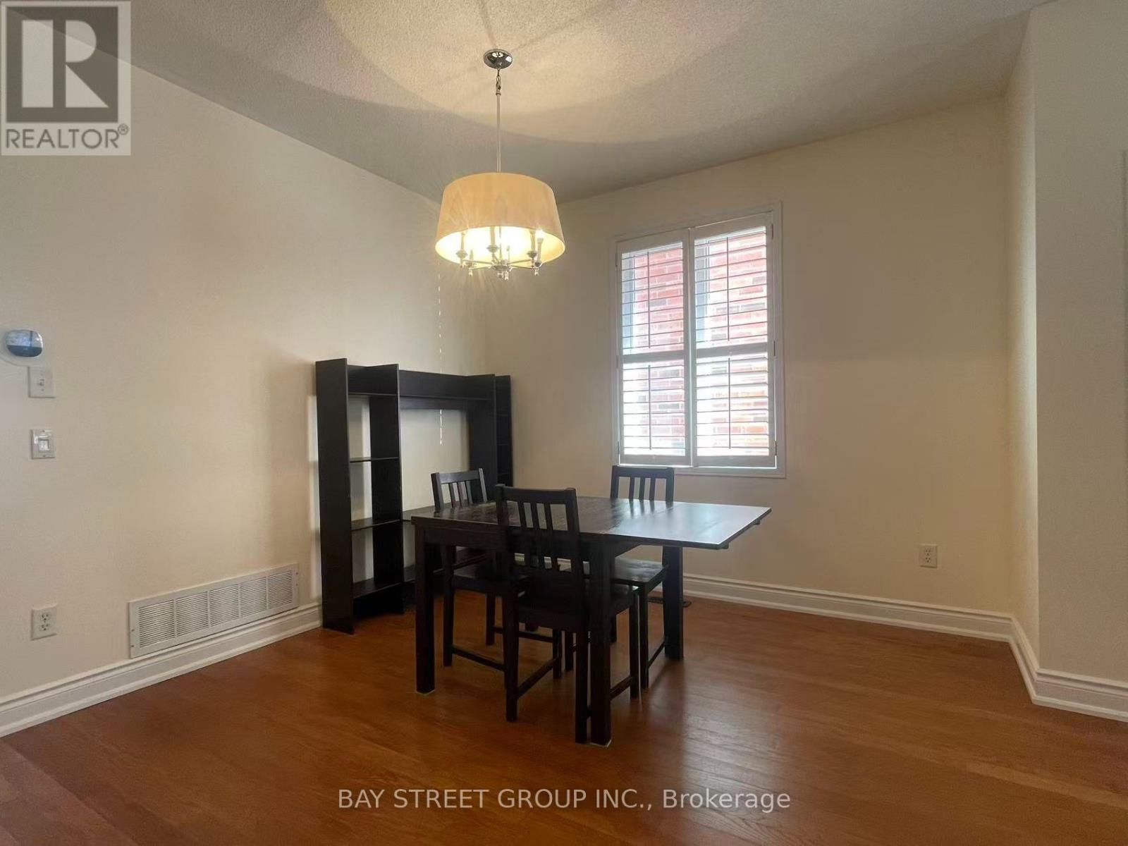 11 Belgrave Square, Markham, Ontario  L6C 2T1 - Photo 7 - N13565674