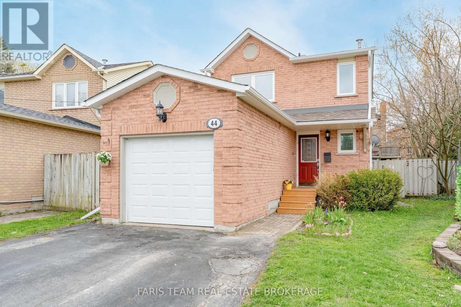 44 Hadden Crescent, Barrie (Cundles East), Ontario L4M 6G6 - Photo 4 - S13565614