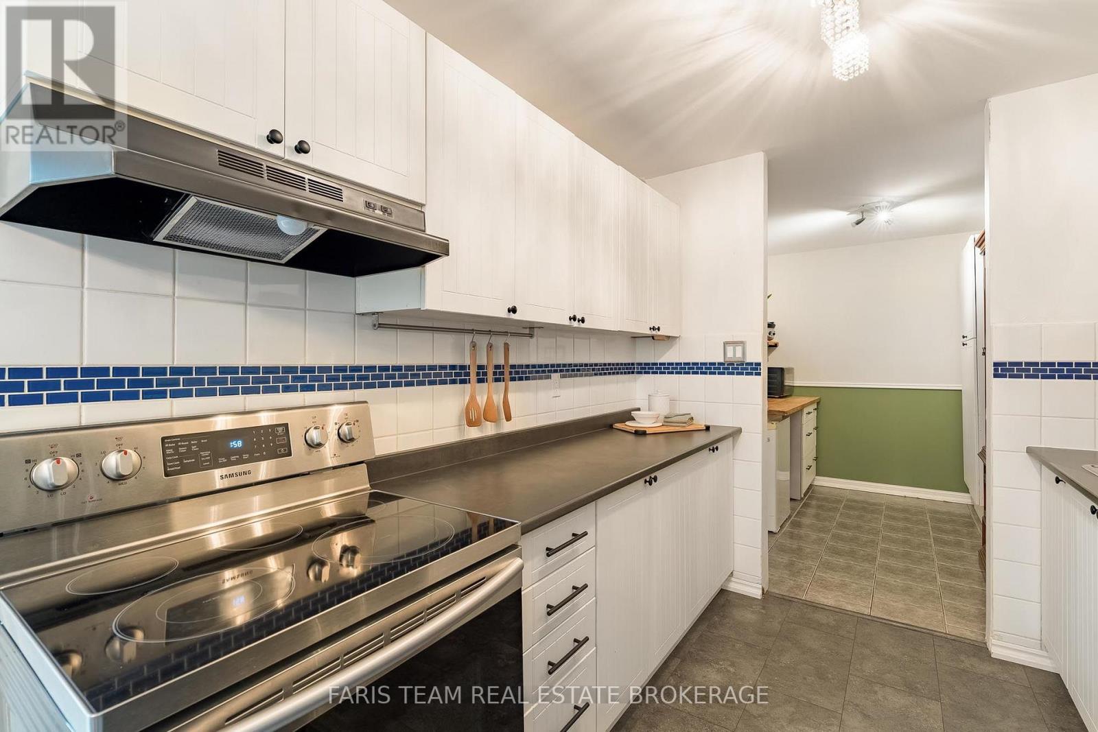 44 Hadden Crescent, Barrie (Cundles East), Ontario L4M 6G6 - Photo 7 - S13565614