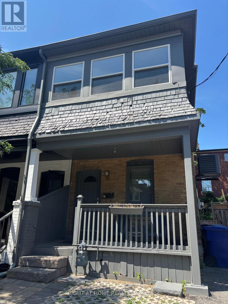 258 HOWLAND AVENUE, Toronto, Ontario