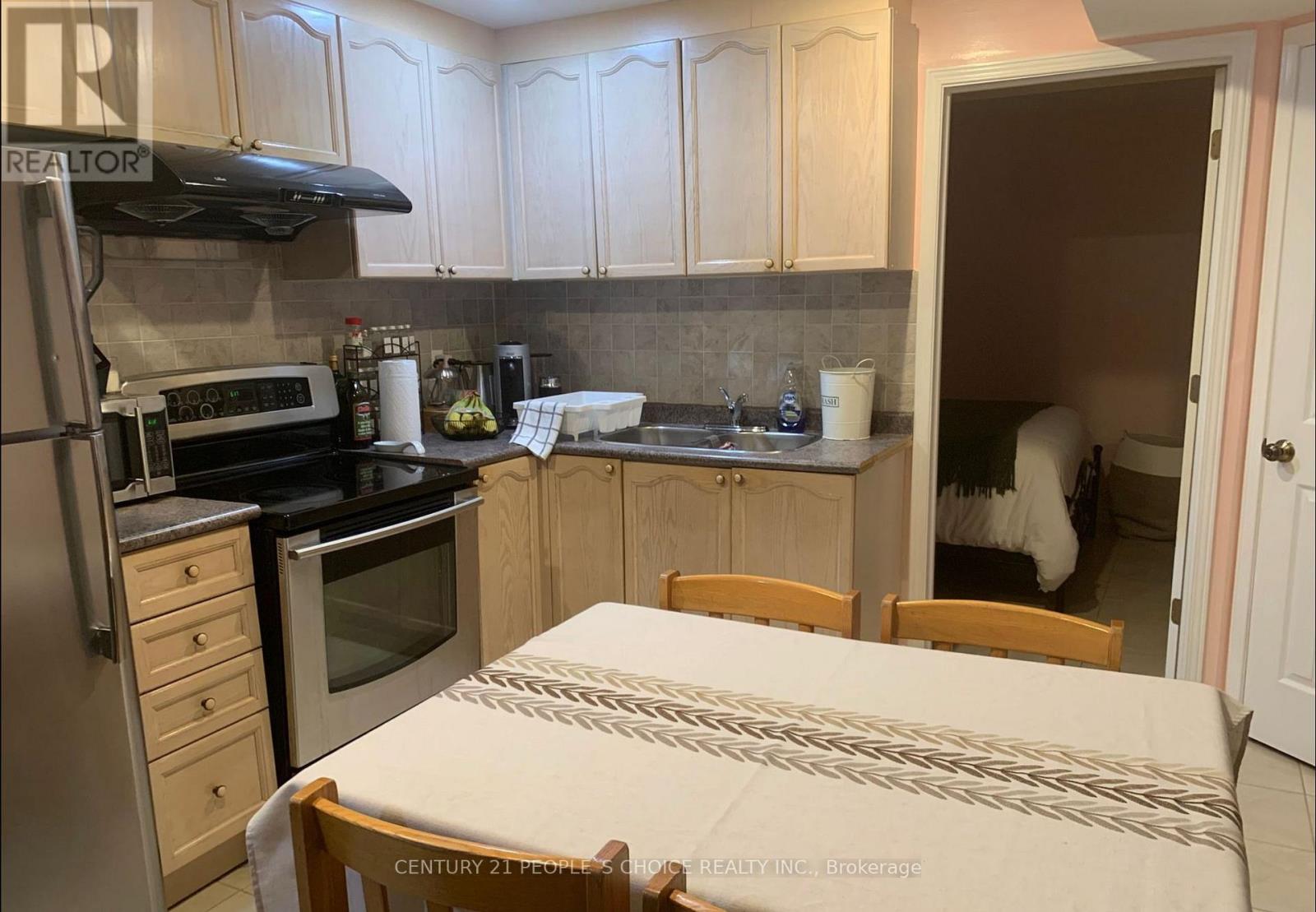 904 Drysdale. (Basement) Drive, Mississauga, Ontario  L5V 1X6 - Photo 5 - W13565432