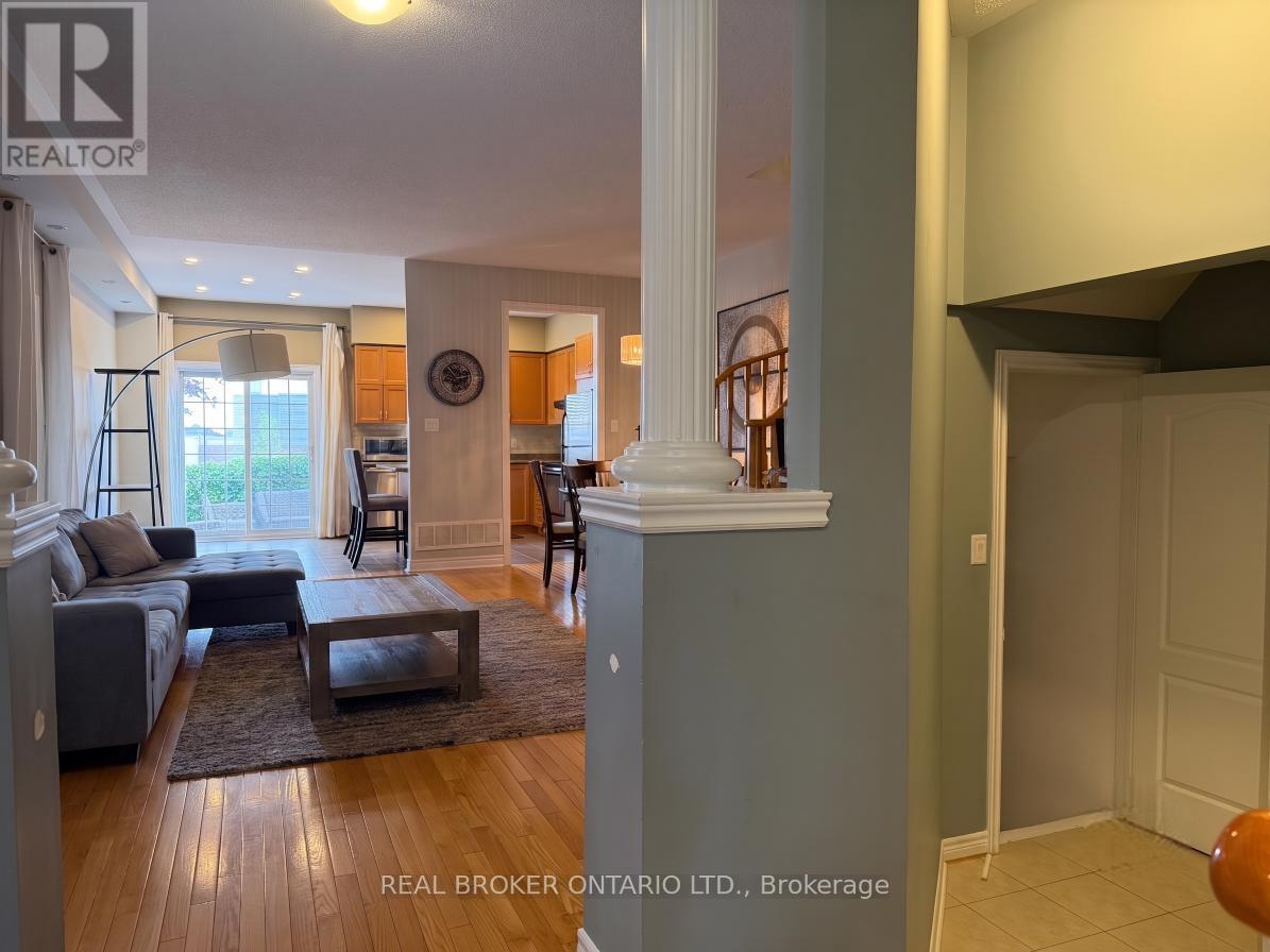 3516 Bala Drive, Mississauga, Ontario  L5M 7N2 - Photo 3 - W13565446