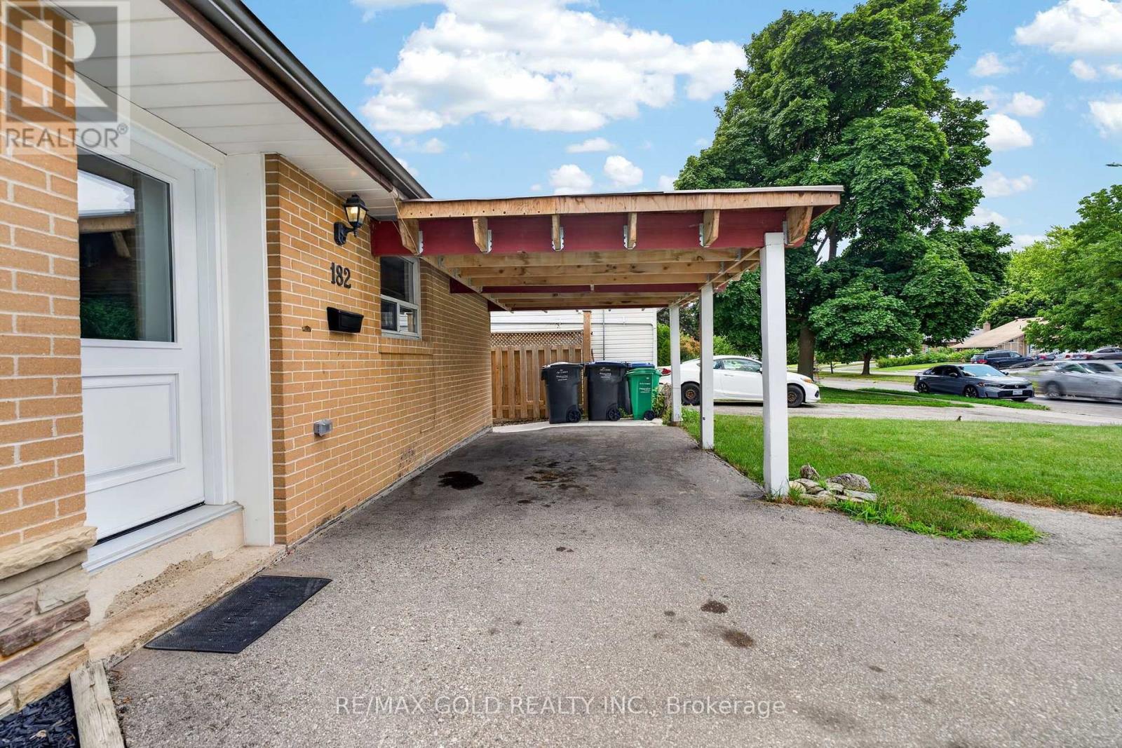 182 Mcmurchy Avenue S, Brampton, Ontario L6Y 1Y9 - Photo 4 - W13565484