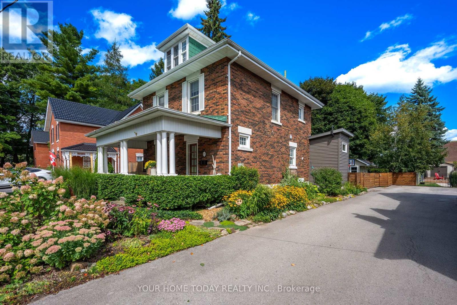17 Park Avenue, Halton Hills, Ontario  L7J 1Y3 - Photo 2 - W13565584