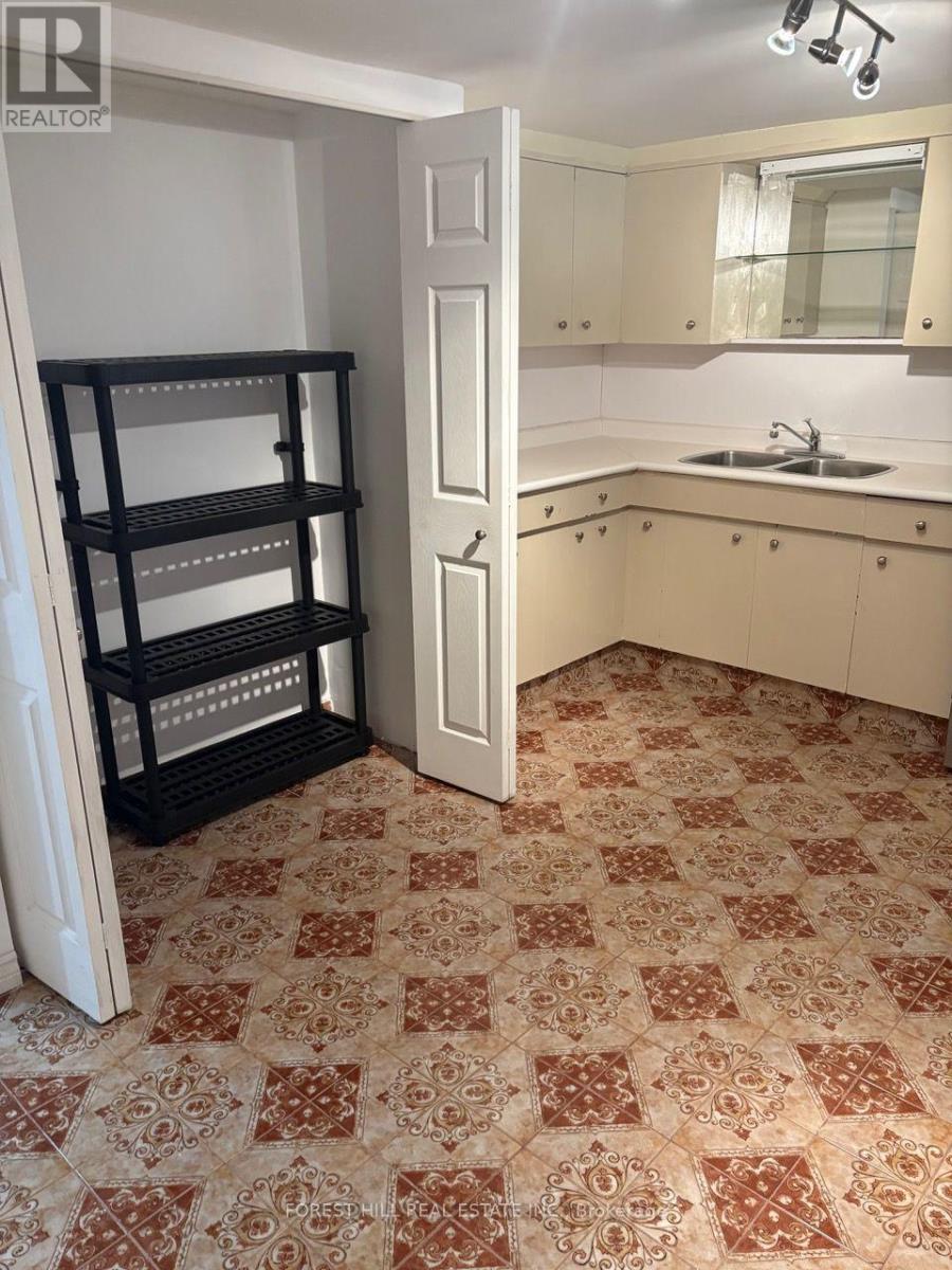 Lower - 35 Mcadam Avenue, Toronto, Ontario  M6A 1S5 - Photo 3 - W13565610