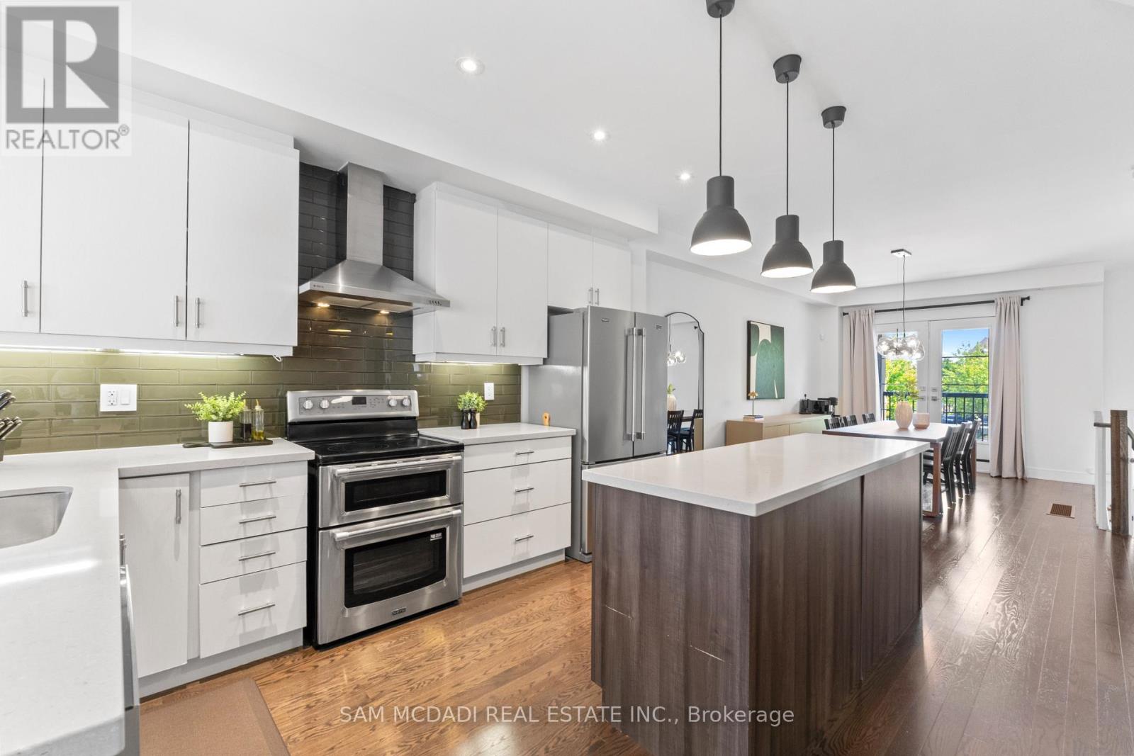 1120 Beachcomber Road, Mississauga, Ontario  L5G 0B5 - Photo 4 - W13565622
