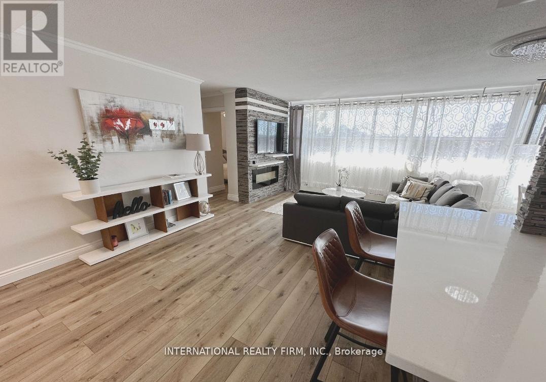 408 - 2263 Marine Drive, Oakville, Ontario  L6L 5K1 - Photo 2 - W13565634