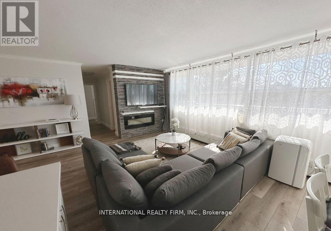 408 - 2263 Marine Drive, Oakville, Ontario  L6L 5K1 - Photo 5 - W13565634
