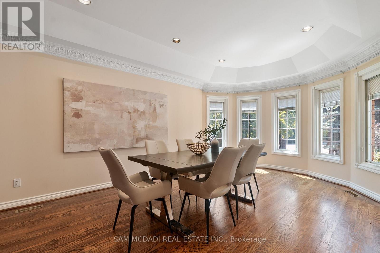 2339 Glengarry Road, Mississauga, Ontario  L5C 1Y1 - Photo 5 - W13565660