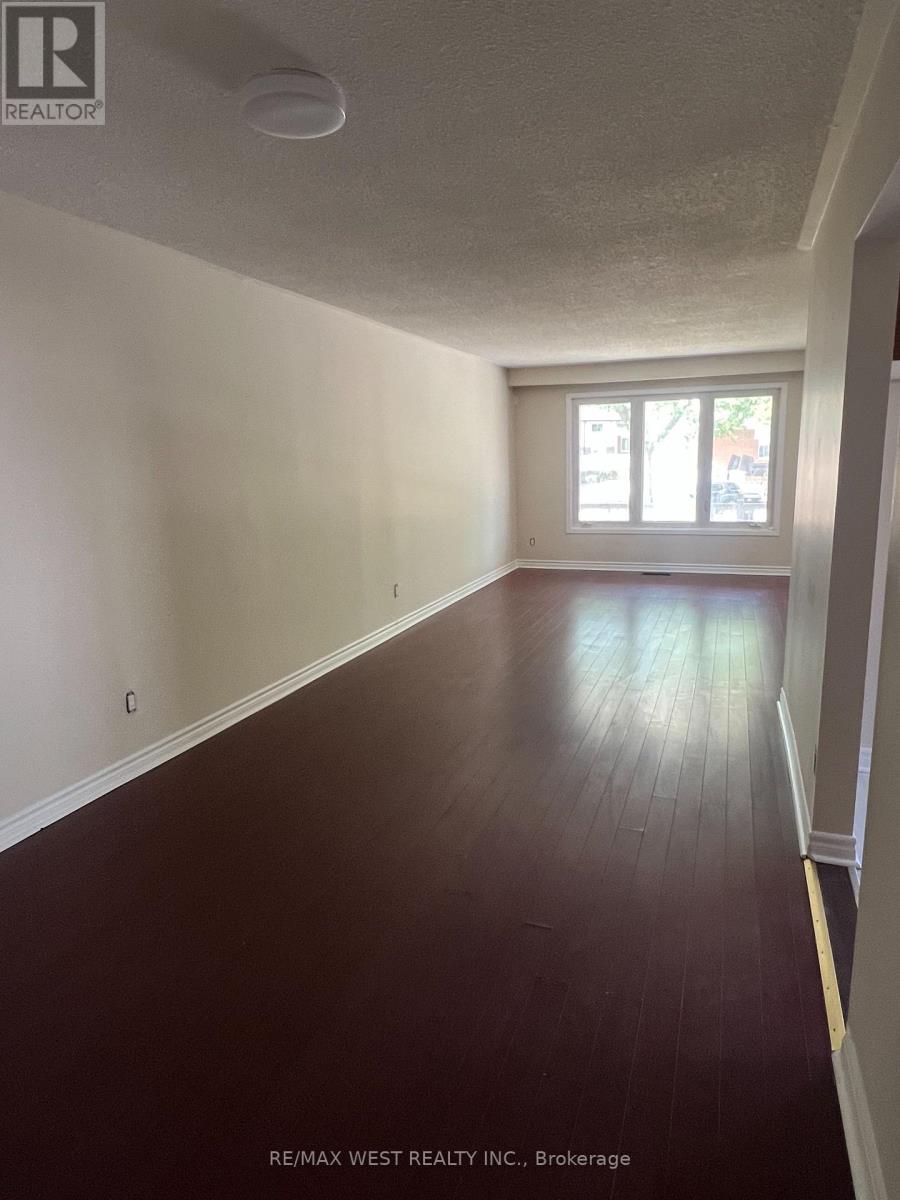 Upper - 6947 Chigwel Court, Mississauga, Ontario  L4T 1N3 - Photo 2 - W13565686
