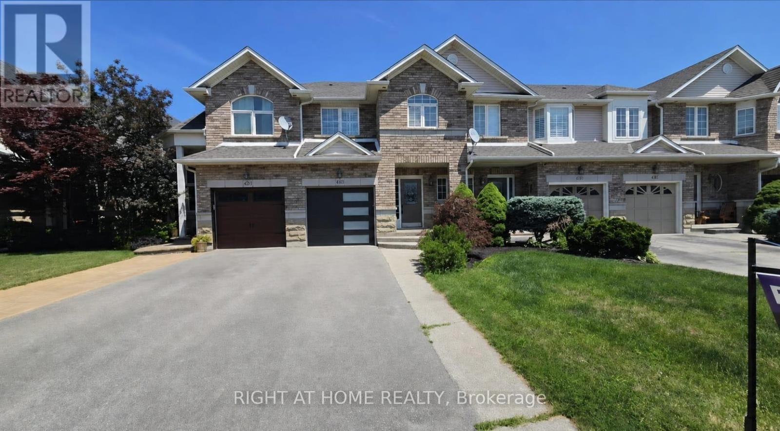 4103 Medland Drive, Burlington, Ontario  L7M 4Z7 - Photo 2 - W13563346