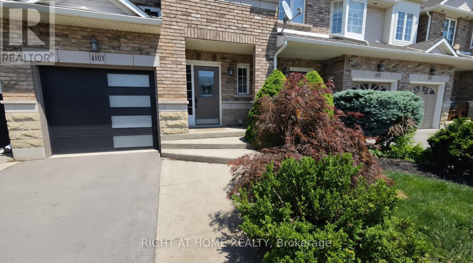 4103 Medland Drive, Burlington, Ontario  L7M 4Z7 - Photo 3 - W13563346