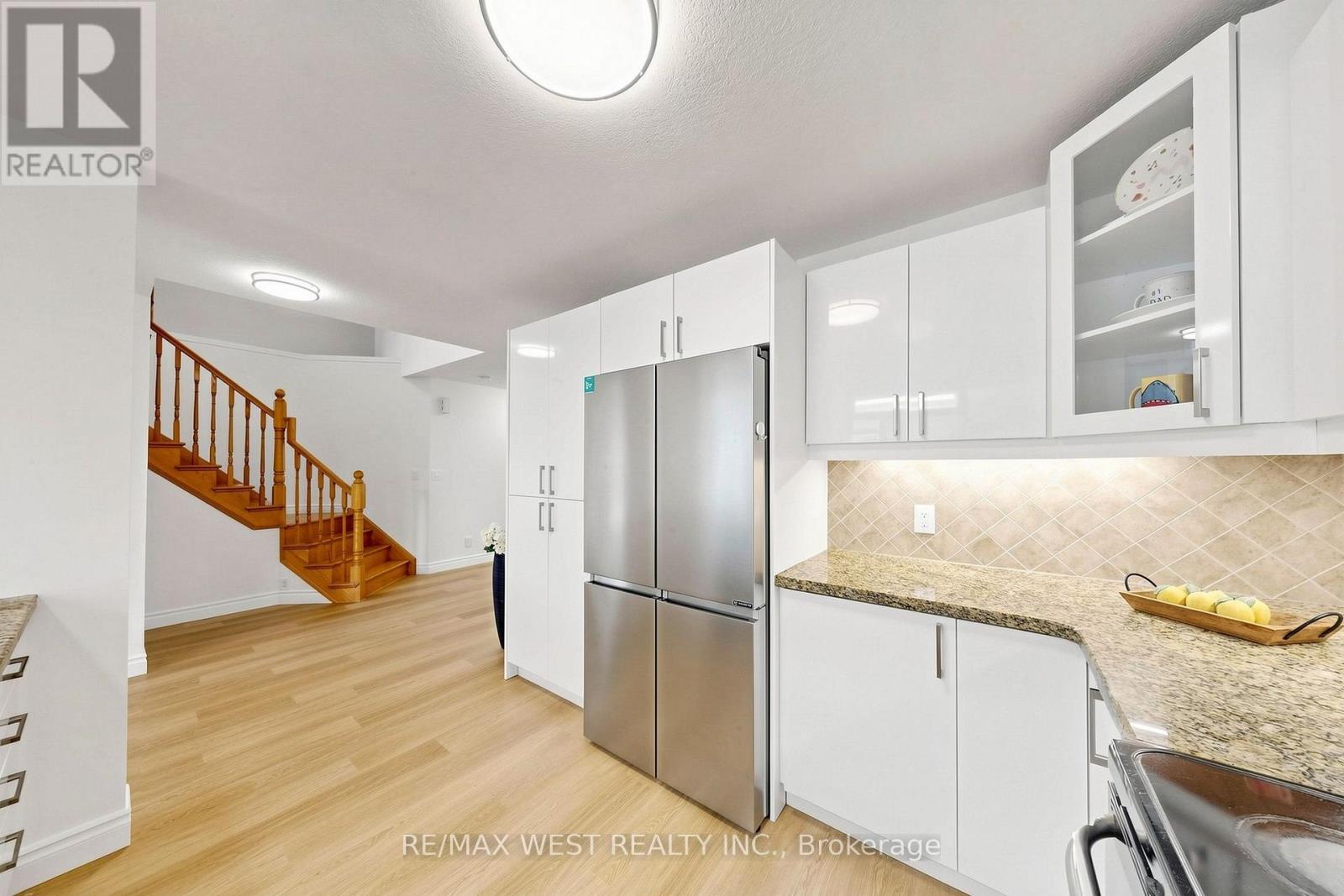 571 St Moritz Avenue, Waterloo, Ontario  N2T 2Z3 - Photo 15 - X13565710