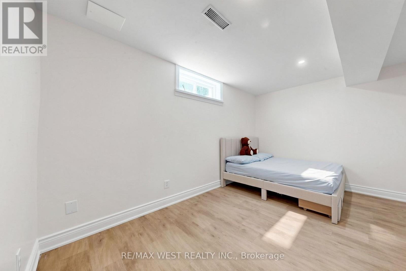 571 St Moritz Avenue, Waterloo, Ontario  N2T 2Z3 - Photo 34 - X13565710