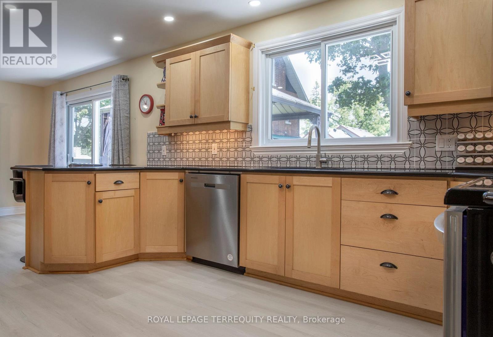 24 Simcoe Street, Kawartha Lakes, Ontario  K9V 2G4 - Photo 11 - X13565724