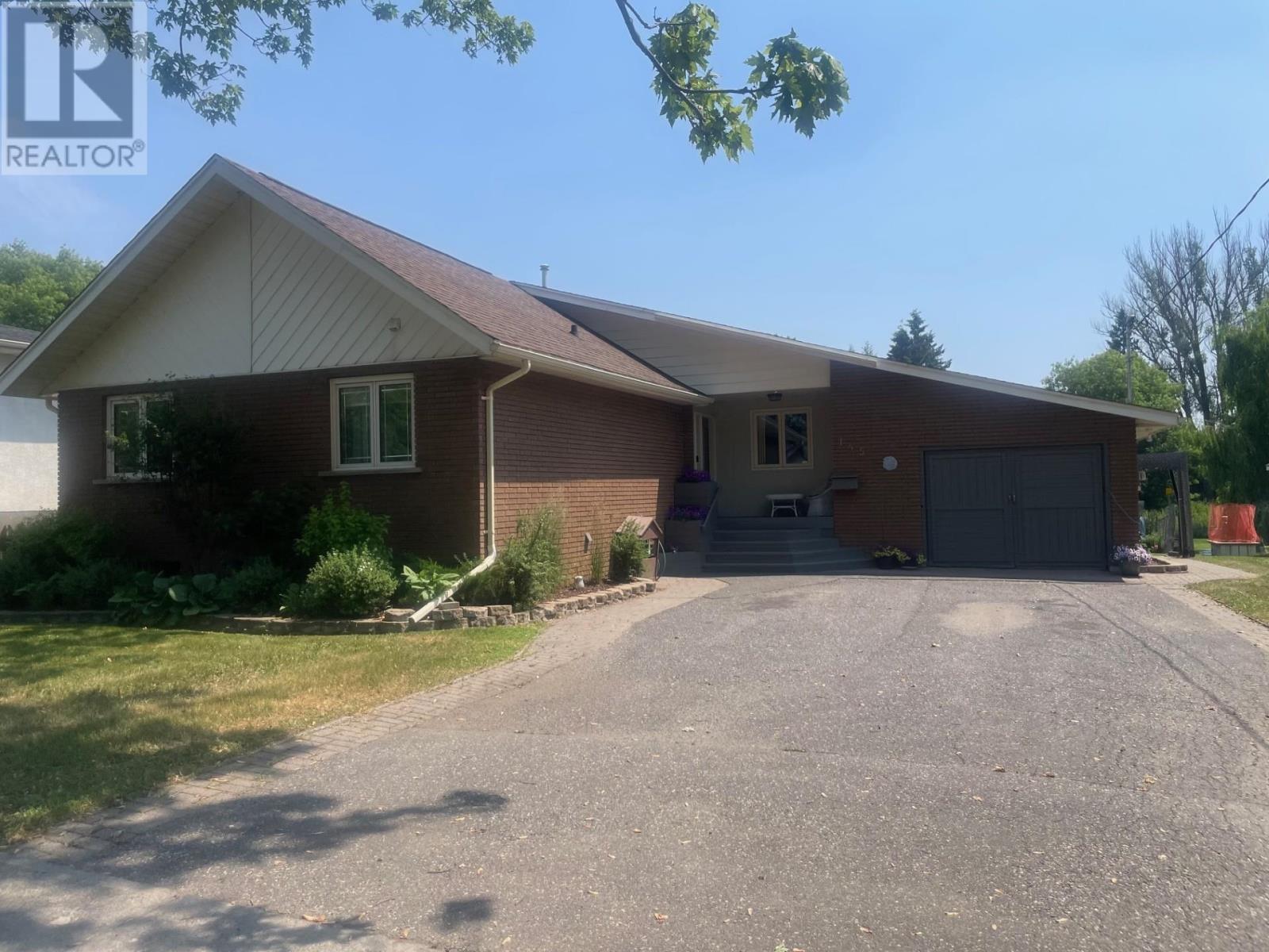 145 Duke ST, Thunder Bay, Ontario