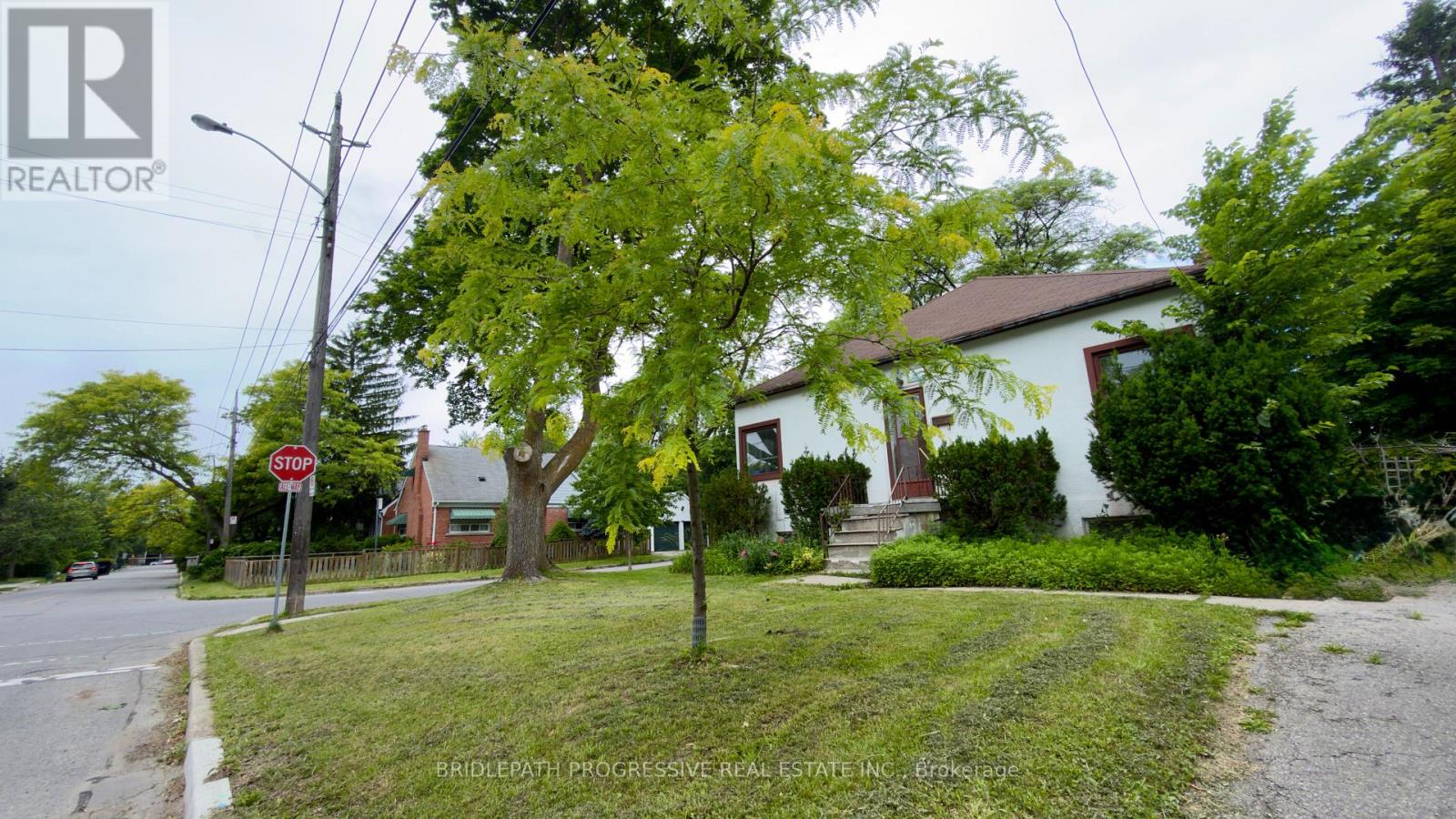 258 Bogert Avenue, Toronto, Ontario M2N 1L3 - Photo 2 - C13533124