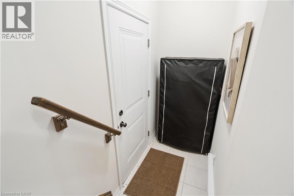 210 Law Drive, Guelph, Ontario N1E 0P6 - Photo 38 - 40848365