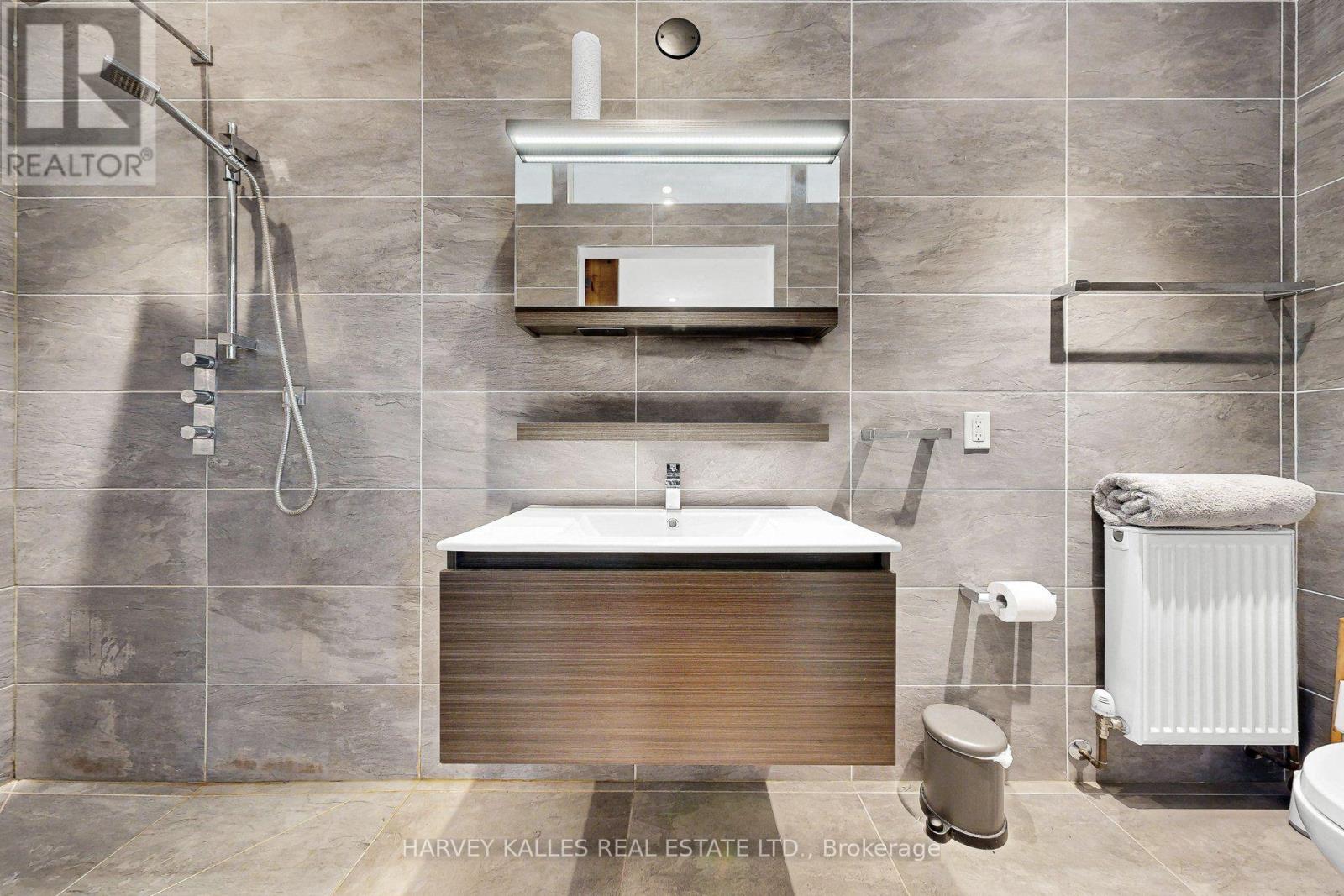 819 Dundas Street W, Toronto, Ontario  M6J 1V4 - Photo 24 - C13565784