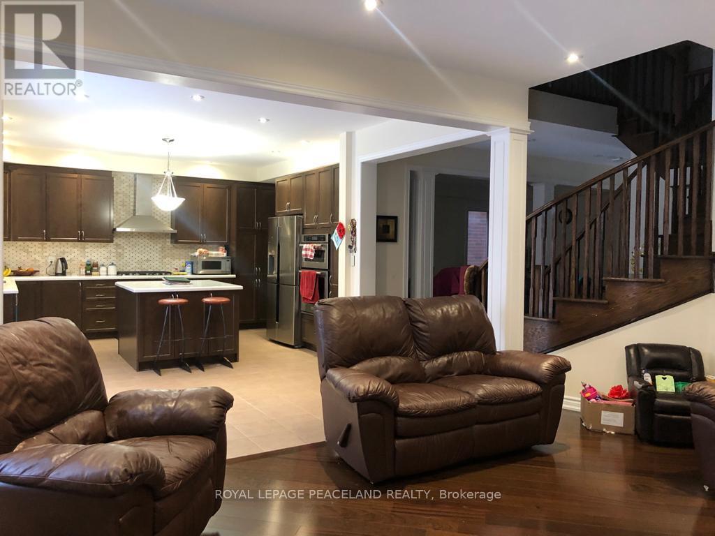 11 Mowder Drive, Aurora, Ontario  L4G 7C4 - Photo 8 - N13565892