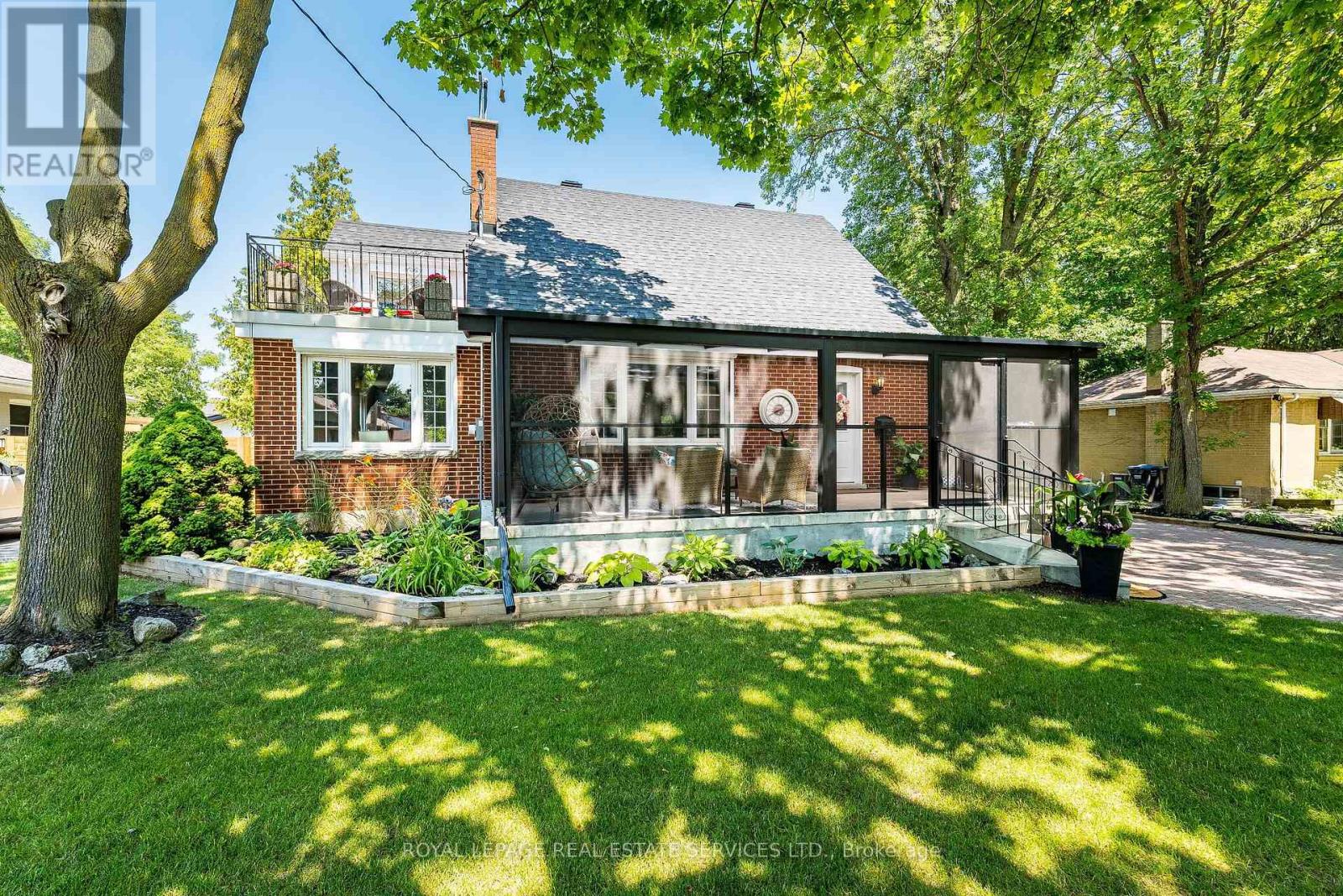 4 FERN STREET, Brampton (Brampton South)