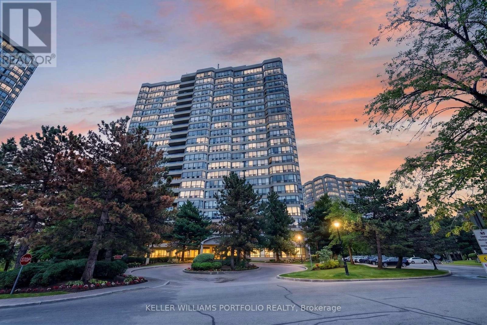 1008 - 24 HANOVER ROAD, Brampton (Queen Street Corridor)