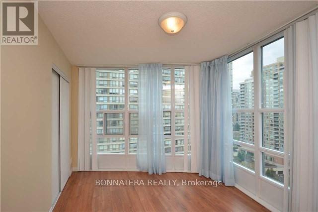 1506 - 33 Elm Drive, Mississauga, Ontario  L5B 4M2 - Photo 4 - W13565778
