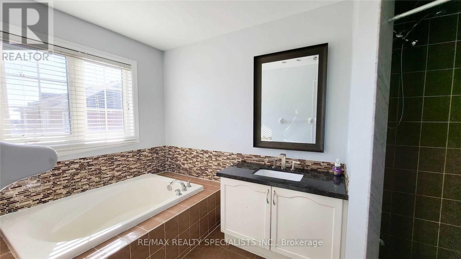 17 Iron Block Drive, Brampton, Ontario  L7A 0K1 - Photo 12 - W13565782