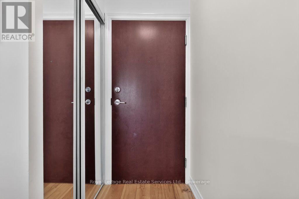 202 - 73 Washington Avenue, Oakville, Ontario  L6K 1W5 - Photo 4 - W13566176