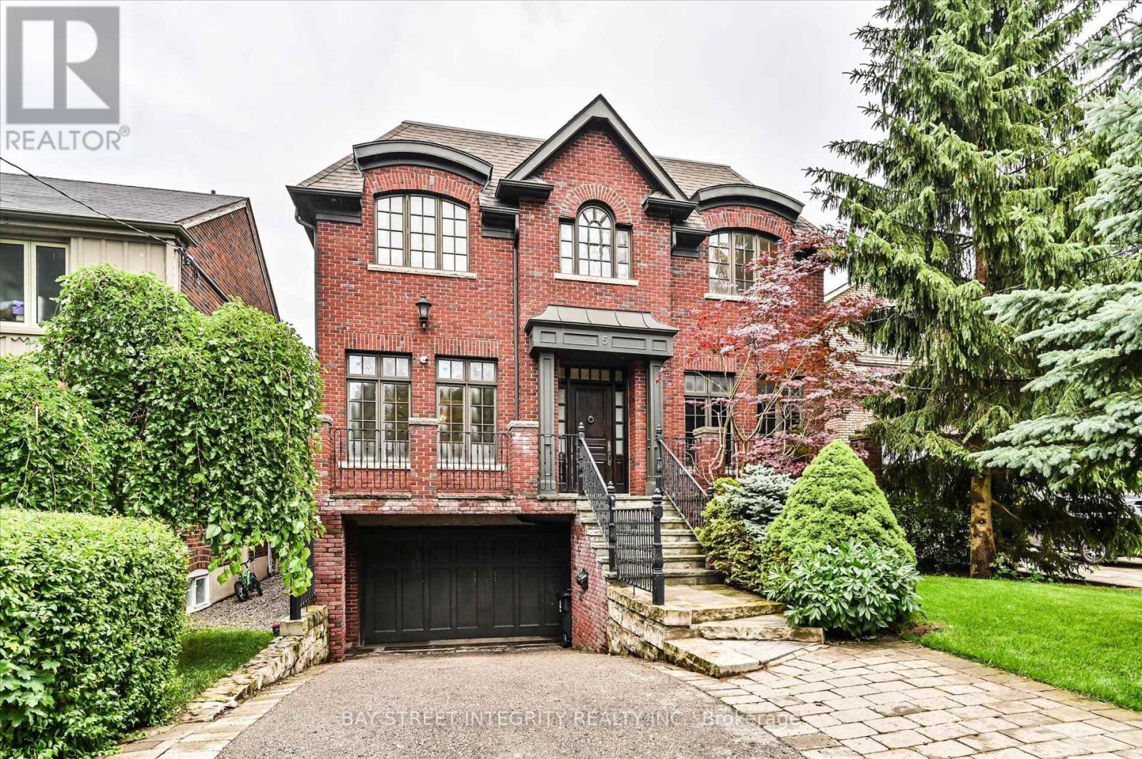 5 Westgrove Crescent, Toronto, Ontario M5N 2S7 - Photo 2 - C13566092