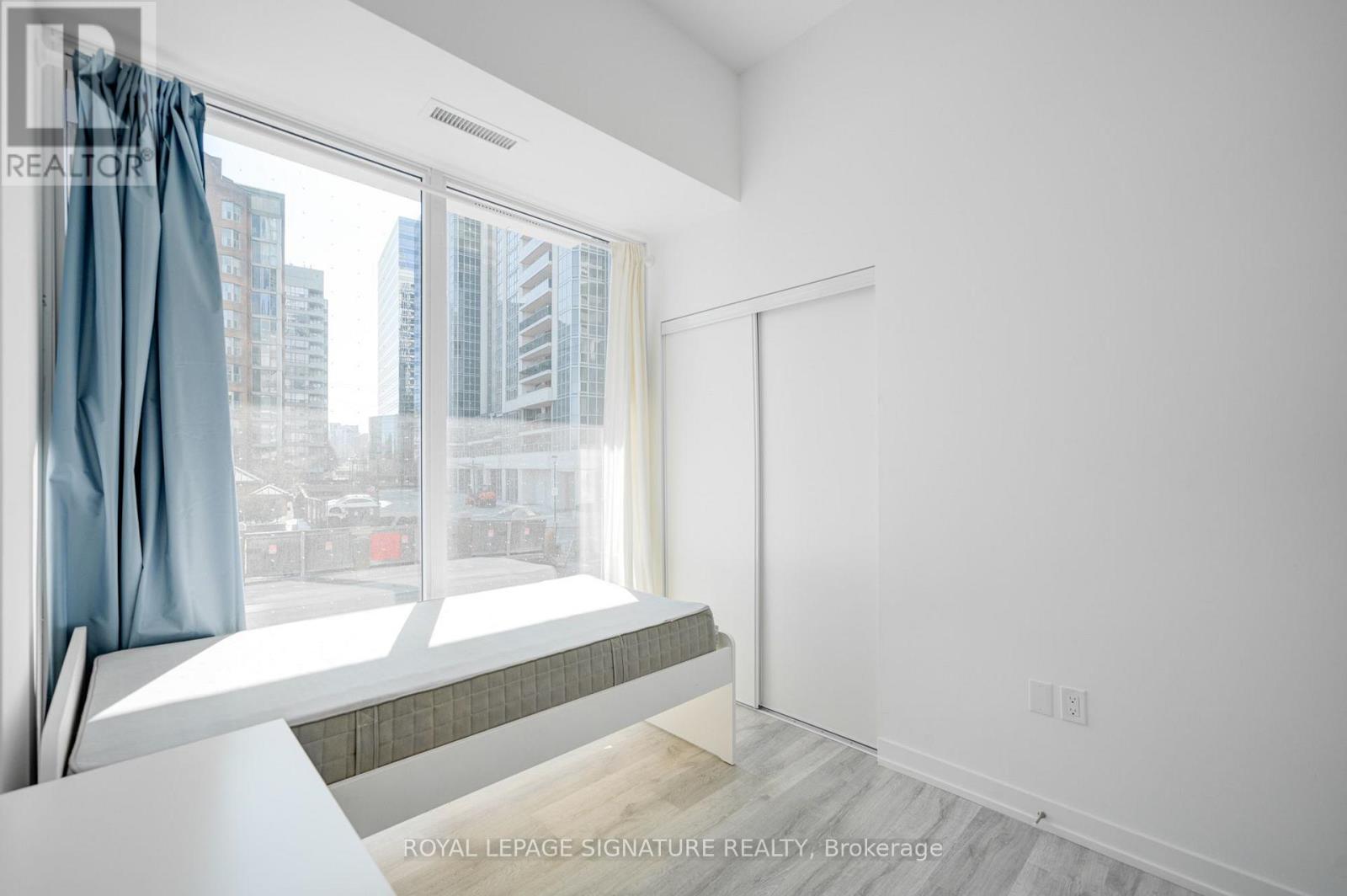 12 Olympic Garden Drive, Toronto, Ontario  M2N 0B9 - Photo 17 - C13566284