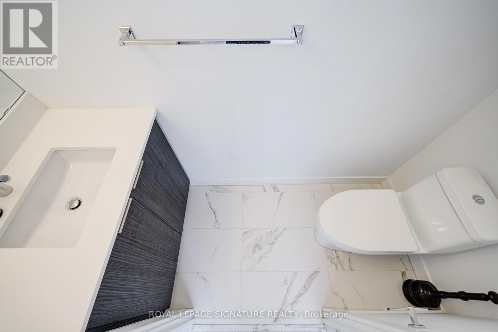 12 Olympic Garden Drive, Toronto, Ontario  M2N 0B9 - Photo 9 - C13566284