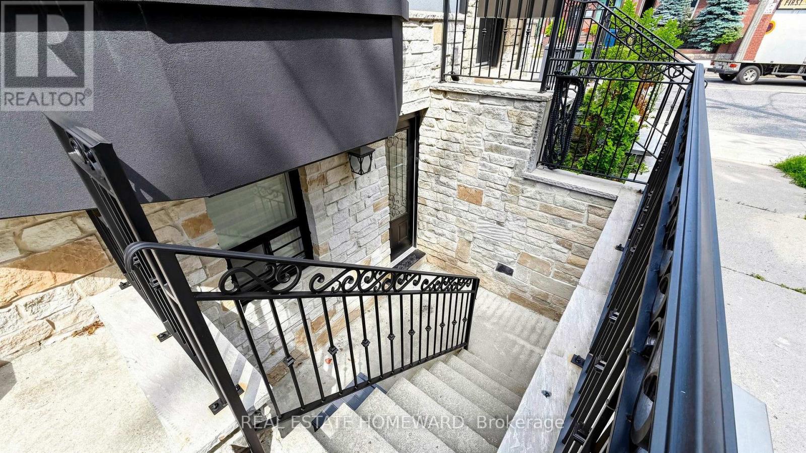 Basement - 124 Kendal Avenue, Toronto, Ontario  M5R 1L9 - Photo 2 - C13566296