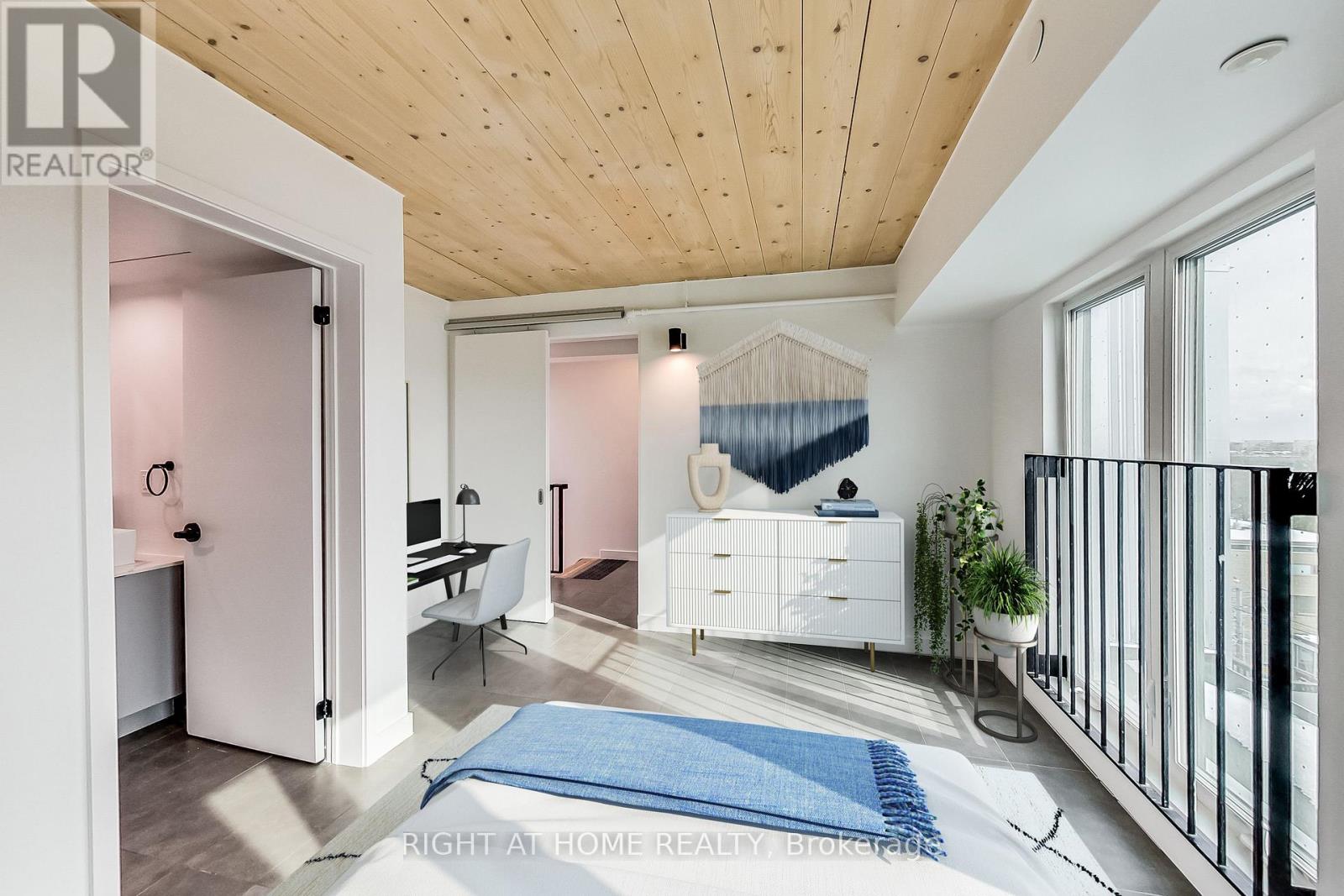 Ph - 1602 Queen Street E, Toronto, Ontario  M4L 1G2 - Photo 15 - E13565920