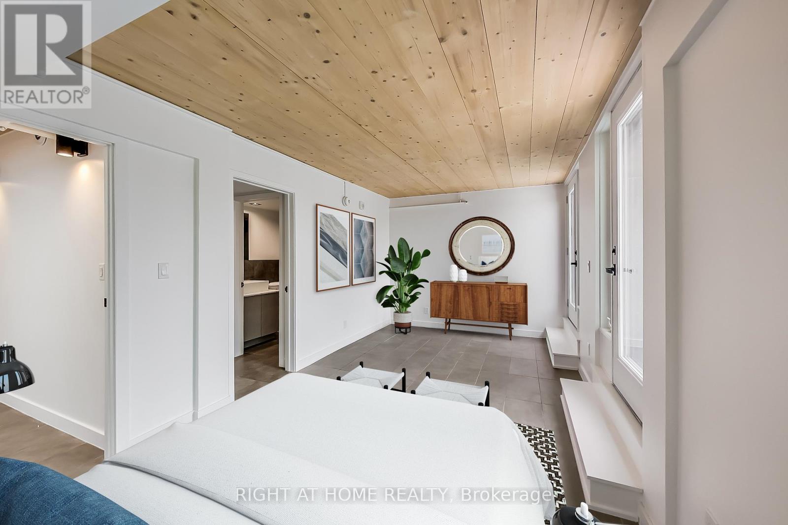 Ph - 1602 Queen Street E, Toronto, Ontario  M4L 1G2 - Photo 18 - E13565920