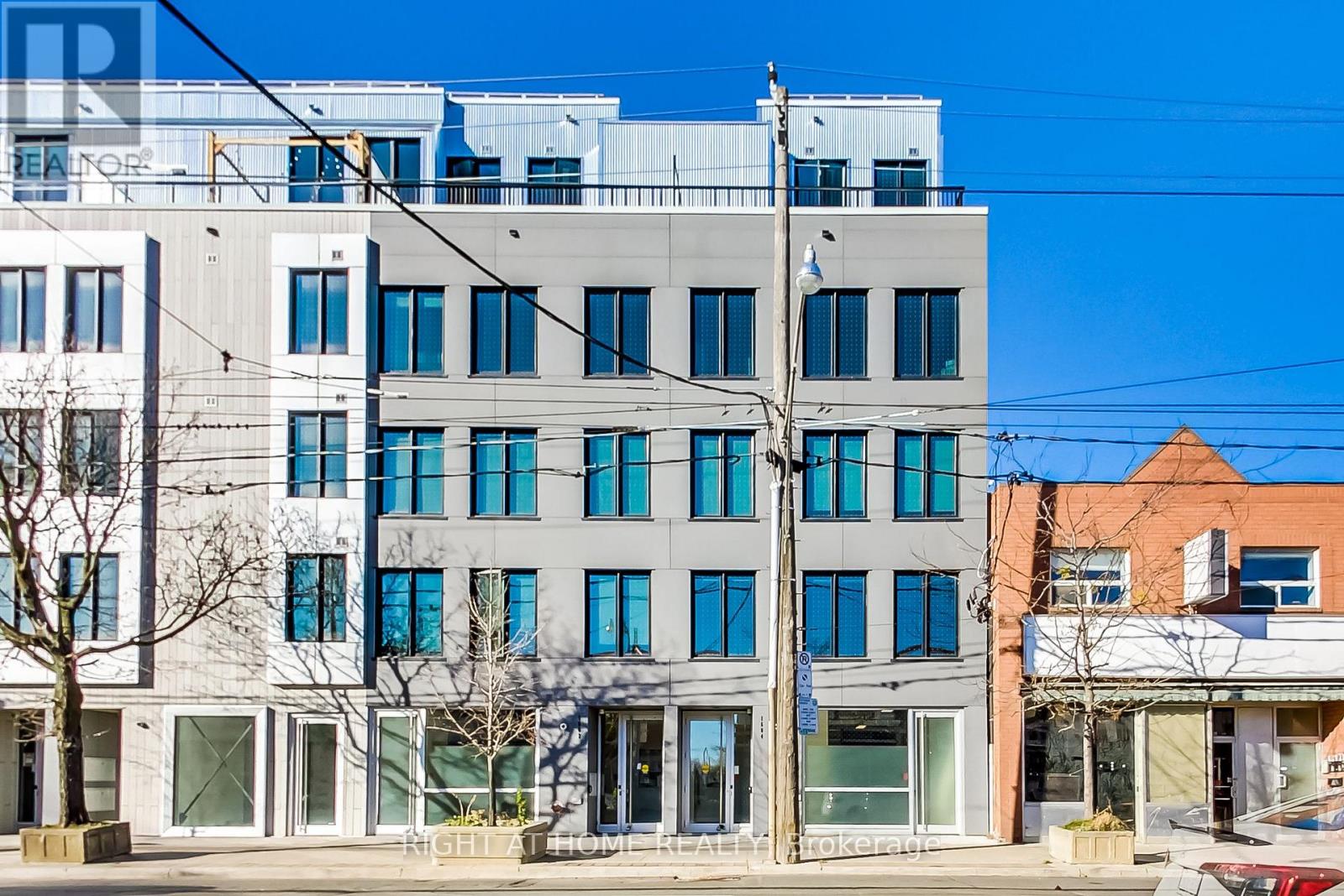 Ph - 1602 Queen Street E, Toronto, Ontario  M4L 1G2 - Photo 2 - E13565920