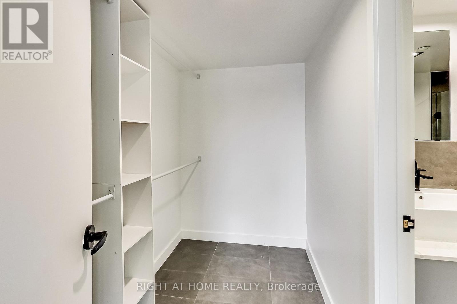 Ph - 1602 Queen Street E, Toronto, Ontario  M4L 1G2 - Photo 21 - E13565920