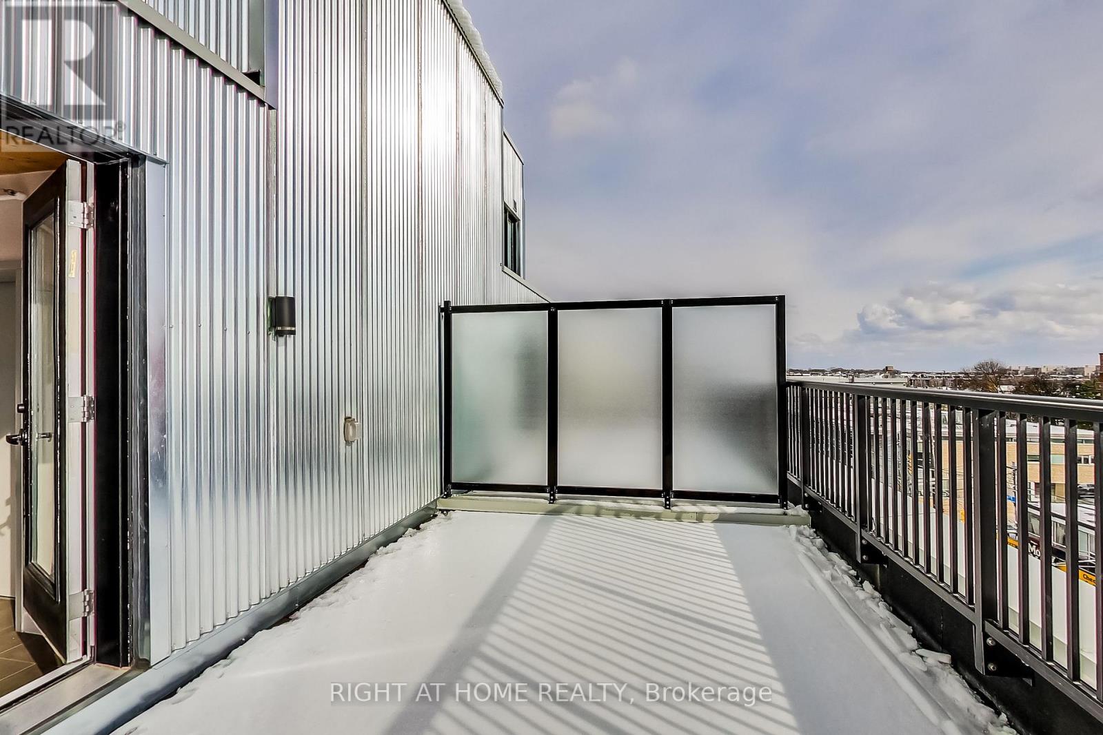 Ph - 1602 Queen Street E, Toronto, Ontario  M4L 1G2 - Photo 24 - E13565920