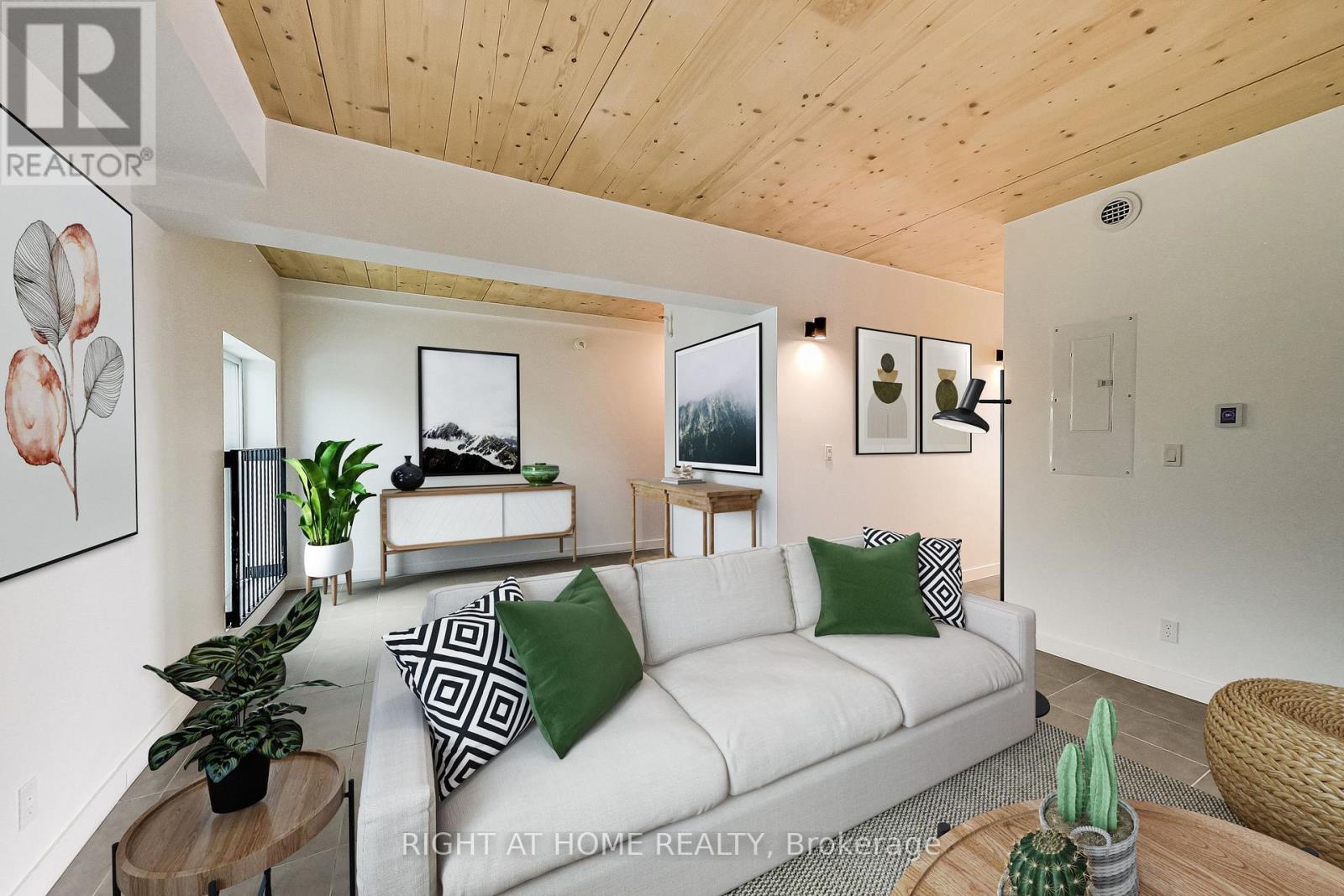 Ph - 1602 Queen Street E, Toronto, Ontario  M4L 1G2 - Photo 6 - E13565920