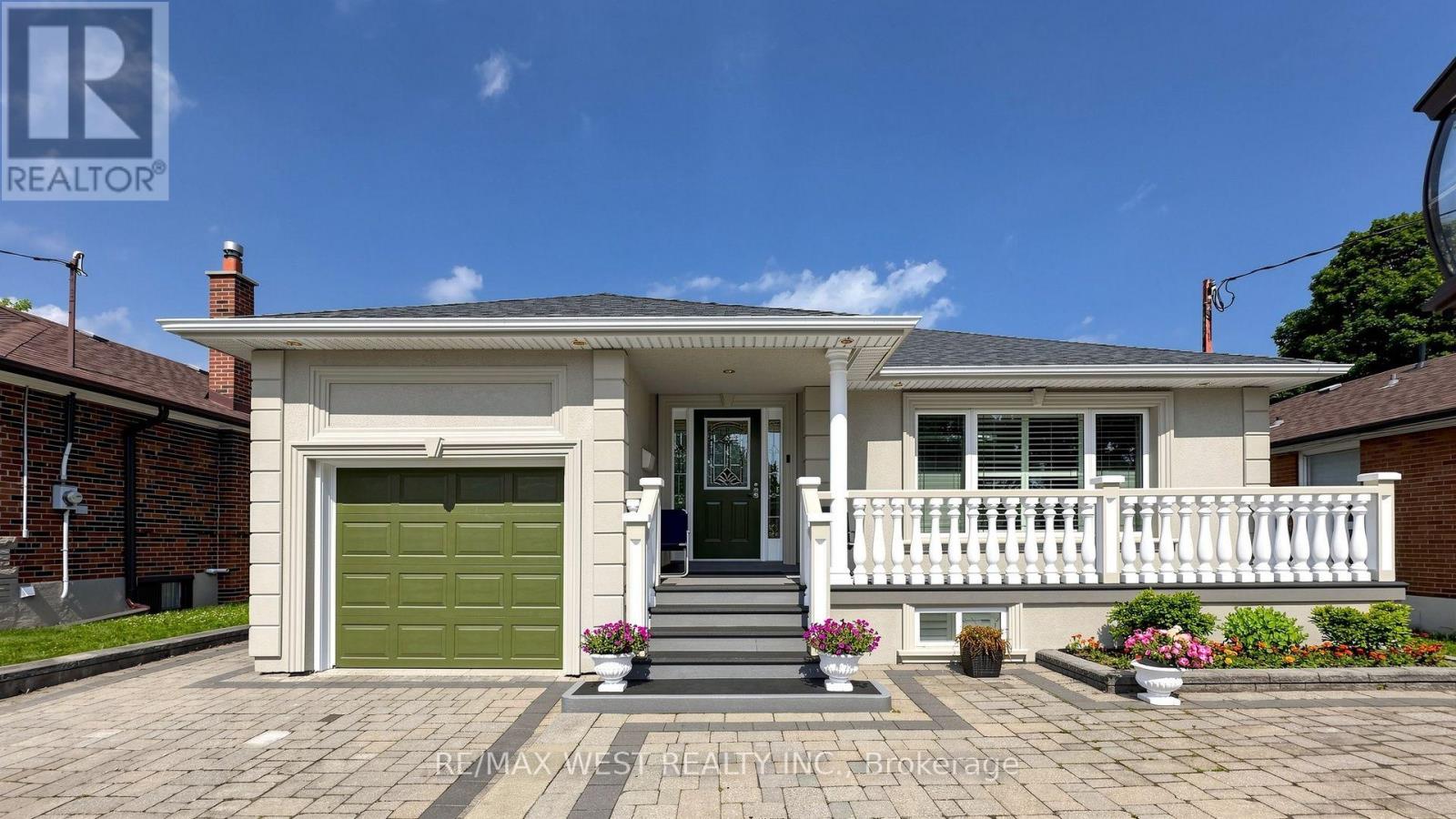 555 MCCOWAN ROAD, Toronto, Ontario