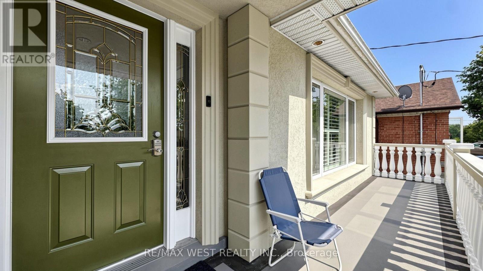 555 Mccowan Road, Toronto, Ontario  M1J 1J7 - Photo 3 - E13566026