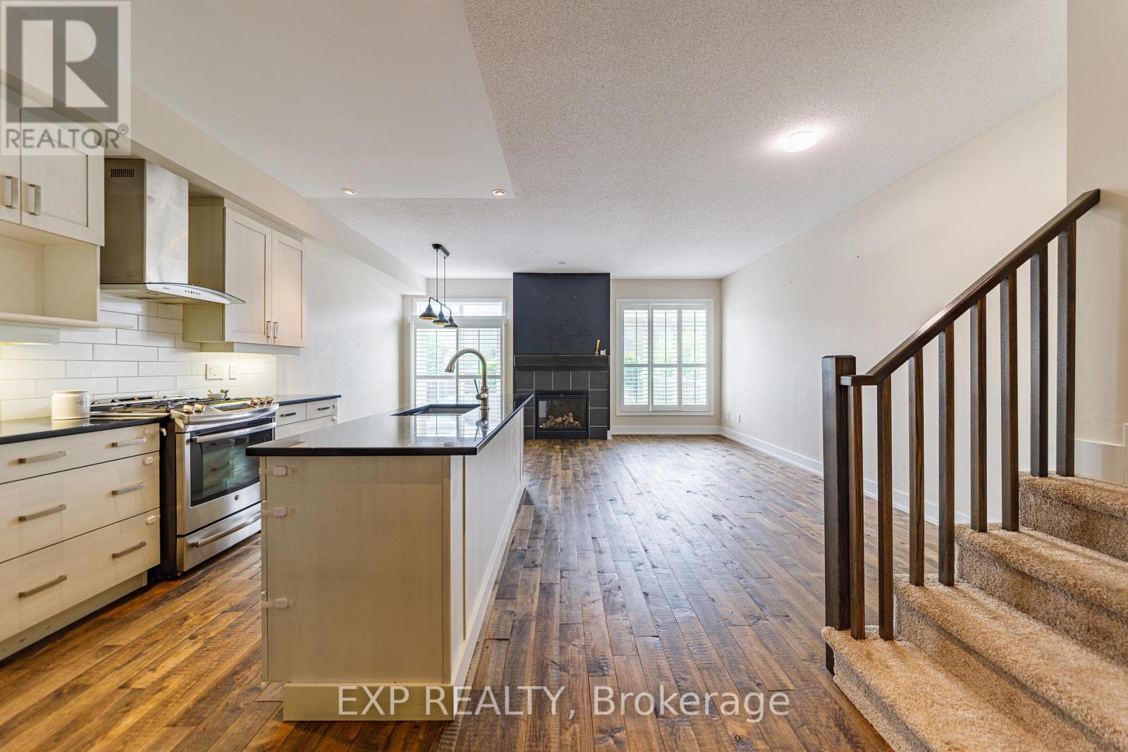 605 Tennant Way, Ottawa, Ontario  K4M 0C6 - Photo 4 - X13565984