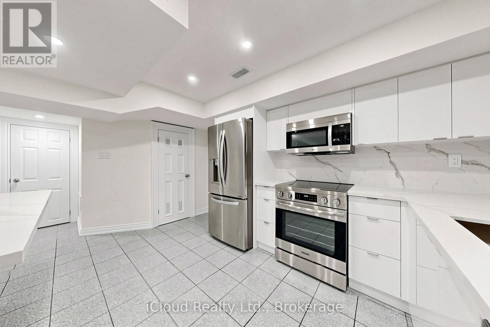 15 San Marko Place, Vaughan, Ontario  L4L 7M6 - Photo 25 - N13565966
